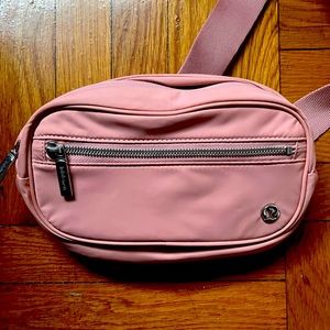 Lululemon Wunderlust Belt Bag Brier Rose Like New